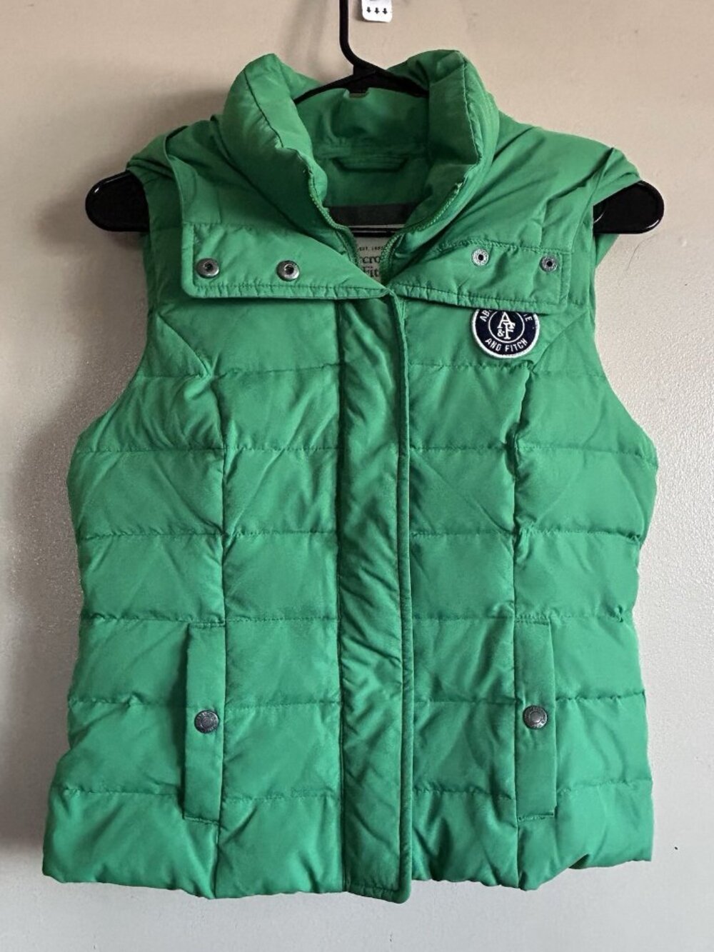 Abercrombie & Fitch Women's Puffer Vest Green Quilted Hooded Size Medium